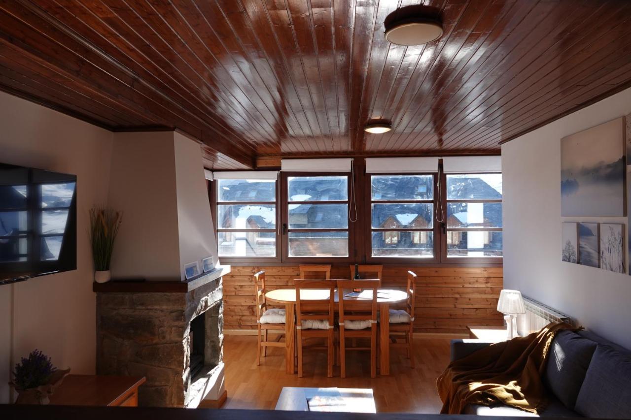 Stone Garaje Cubierto Y Trastero Pirineos360 Lägenhet Formigal Exteriör bild